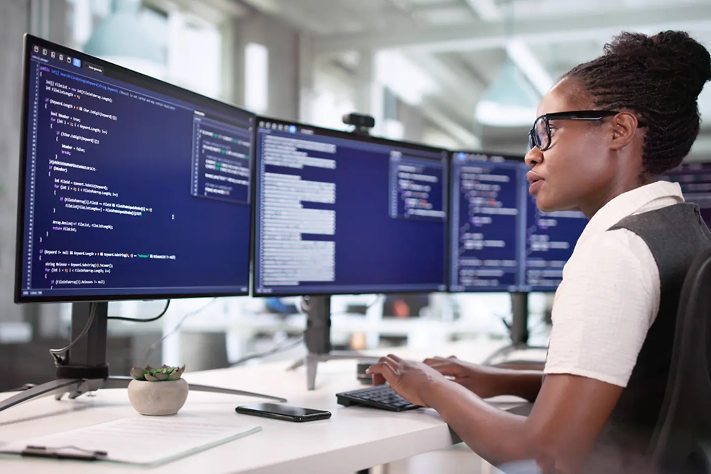 It specialist writing code